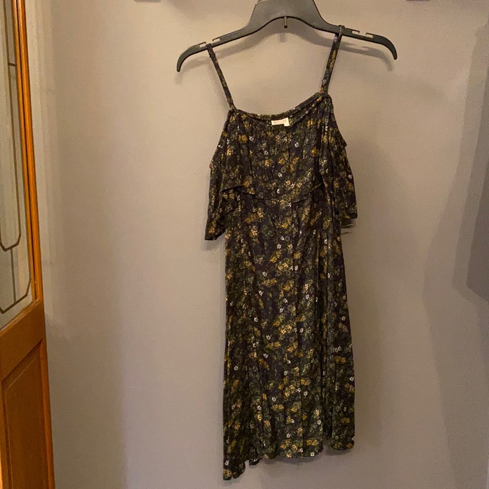 Summer Dress with Off the Shoulder Sleeves